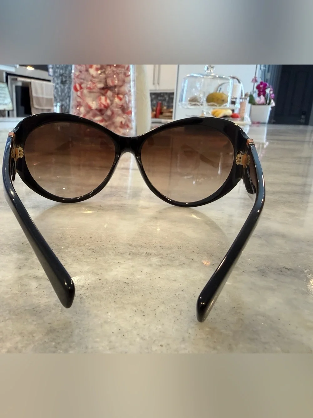 Michael Kors Black Brown Cat-Eye Sunglasses with Brown Gradient Lenses New